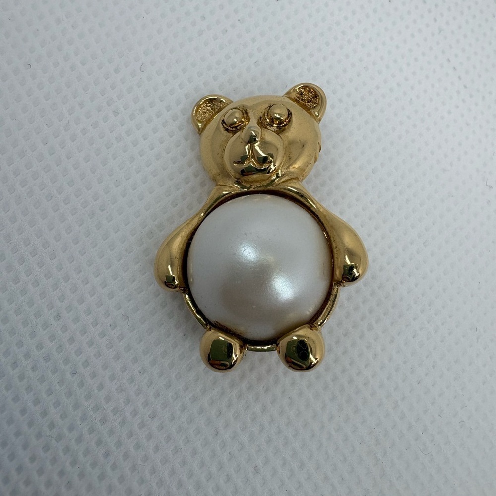Mid-Century Modern Marvella Gold Tone Faux Pearl Teddy Bear Brooch Pin